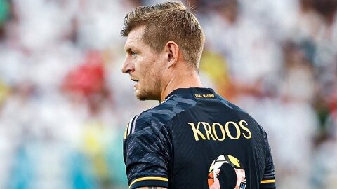 Toni Kroos và món 'bóng đá chửi'